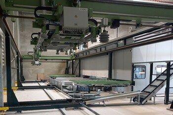 Gantry for loading machining centre Gantry for loading machining centre
